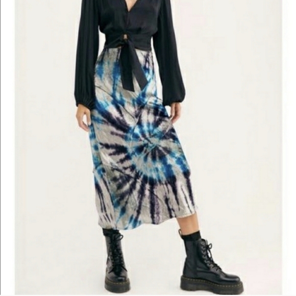 FREE People serious swagger tie dye velvet skirt - Picture 4 of 8